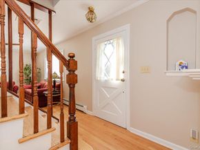 10 Greenville Court, East Rockaway NY 11518