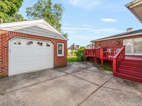 10 Greenville Court, East Rockaway NY 11518