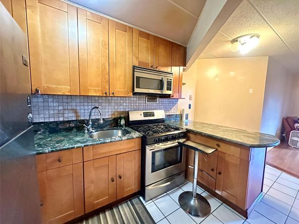 130-14 60 Avenue 2E, Flushing NY 11355