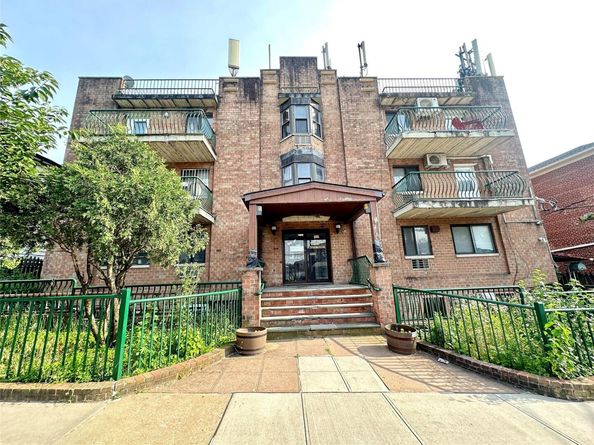 130-14 60 Avenue 2E, Flushing NY 11355