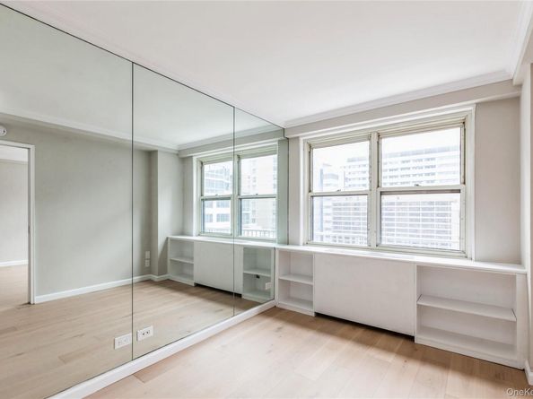 420 E 72nd Street 16E, New York (Manhattan) NY 10021