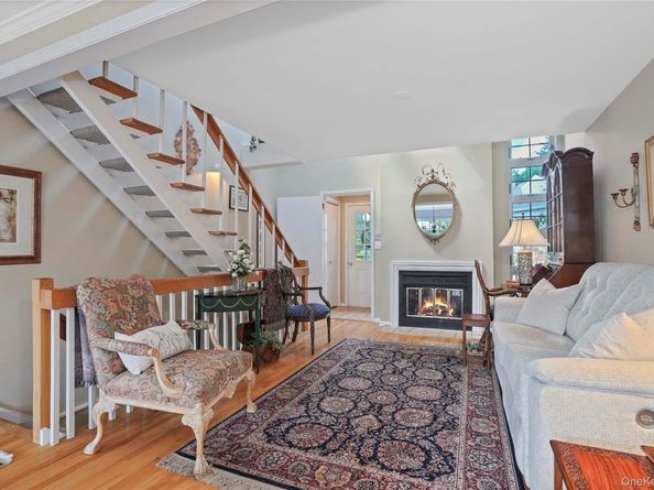 9 Pinewood Circle, White Plains NY 10603