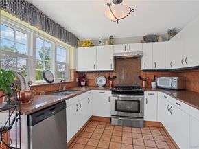9 Pinewood Circle, White Plains NY 10603