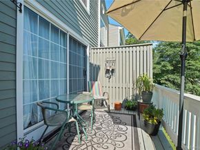 9 Pinewood Circle, White Plains NY 10603