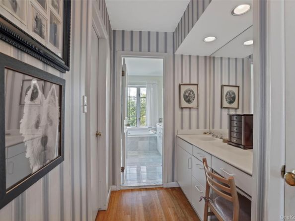 9 Pinewood Circle, White Plains NY 10603