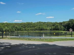 9 Pinewood Circle, White Plains NY 10603