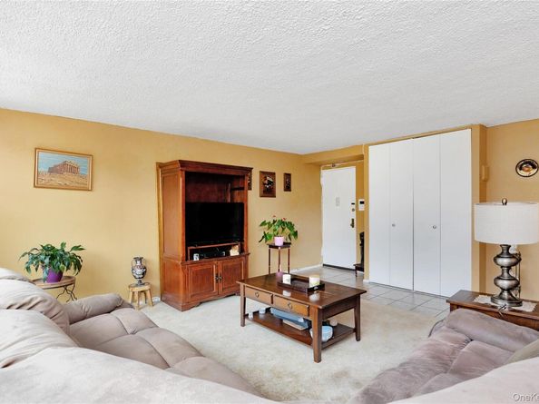 166-31 9th Avenue 6A, Beechhurst NY 11357