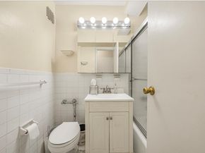 46-01 39th Avenue 106, Woodside NY 11104