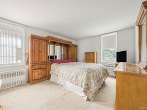 46-01 39th Avenue 106, Sunnyside NY 11104