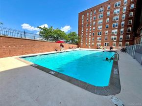 46-01 39th Avenue 106, Sunnyside NY 11104