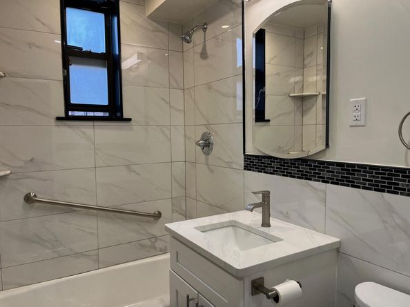 191-09 39 Avenue 164, Flushing NY 11358