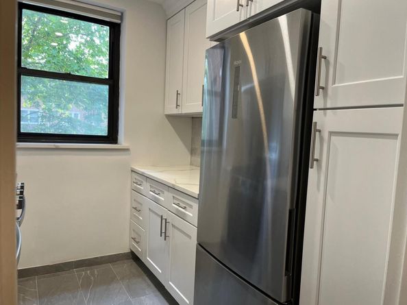 191-09 39 Avenue 164, Flushing NY 11358