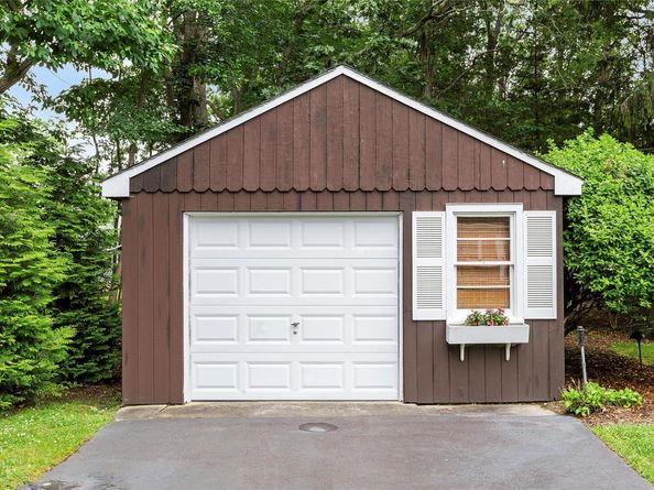 22 Turtle Cove Drive, Southampton NY 11968
