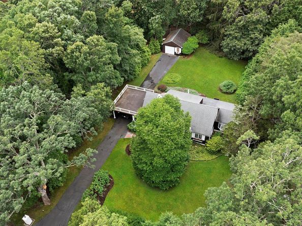22 Turtle Cove Drive, Southampton NY 11968