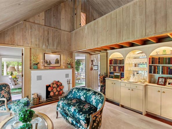 22 Turtle Cove Drive, Southampton NY 11968