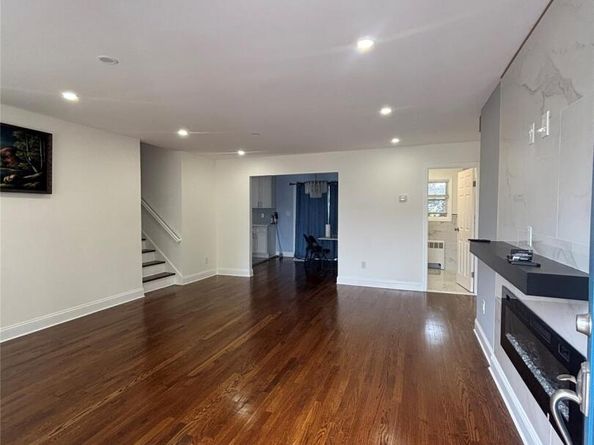 868 Oliver Avenue, Westbury NY 11590