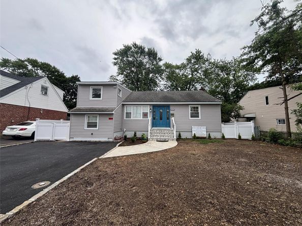 868 Oliver Avenue, Westbury NY 11590