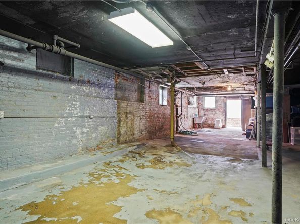 6046 Putnam Avenue, Ridgewood NY 11385