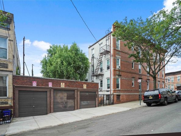 6046 Putnam Avenue, Ridgewood NY 11385