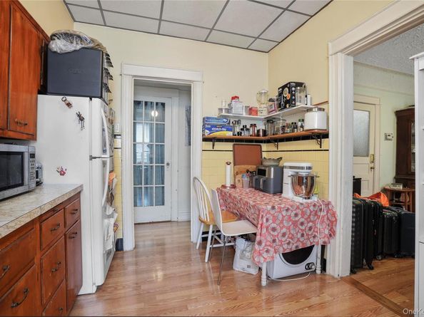 6046 Putnam Avenue, Ridgewood NY 11385