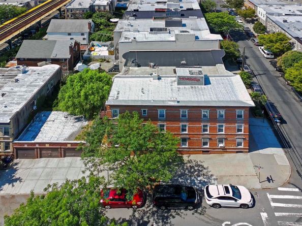 6046 Putnam Avenue, Ridgewood NY 11385