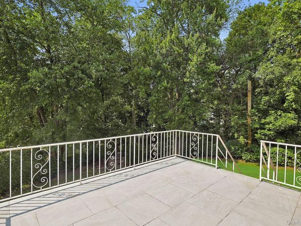 149 Longvue Terrace, Yonkers NY 10710