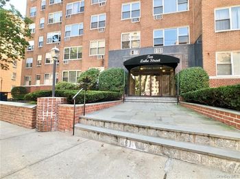 10 Lake Street