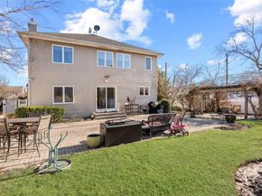 19 Howard Court, Plainview NY 11803