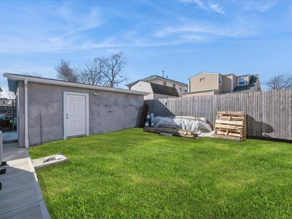 147-24 224 St, Springfield Gardens NY 11413