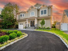 60 Ramble Lane, Levittown NY 11756