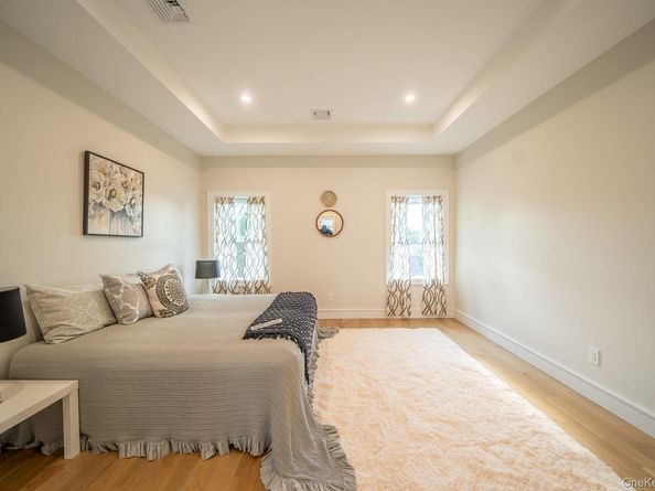 60 Ramble Lane, Levittown NY 11756