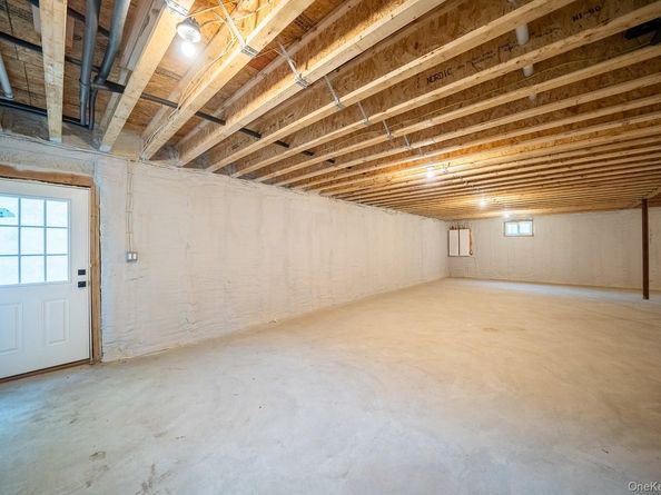 60 Ramble Lane, Levittown NY 11756