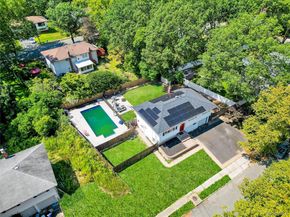 7 Walwin Place, Huntington NY 11743