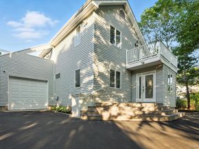 100 Manor Lane, Jamesport NY 11947