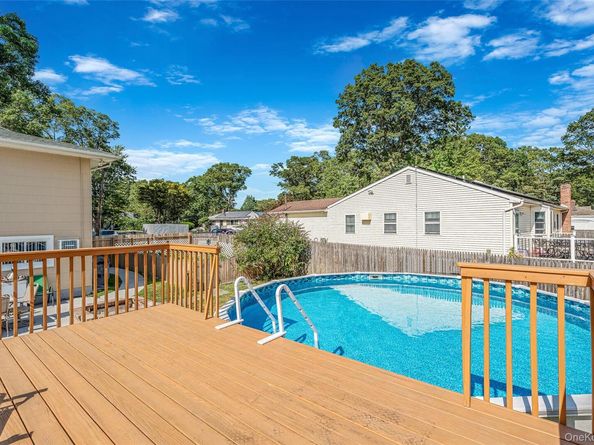 2 Alan Street, Holbrook NY 11741