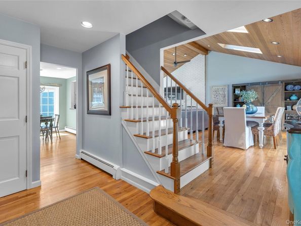 21 Drake Place, Northport NY 11768