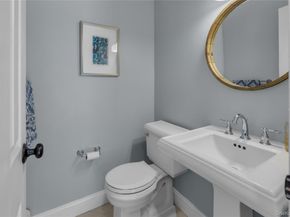 21 Drake Place, Northport NY 11768