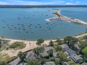 21 Drake Place, Northport NY 11768