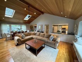 21 Drake Place, Northport NY 11768