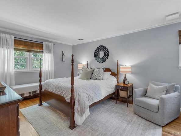 21 Drake Place, Northport NY 11768