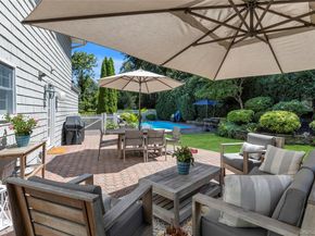 21 Drake Place, Northport NY 11768