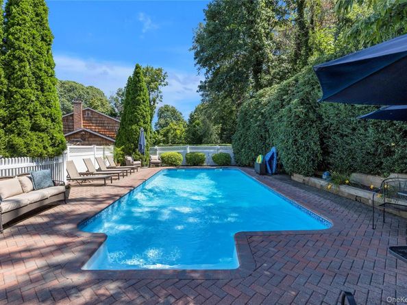 21 Drake Place, Northport NY 11768