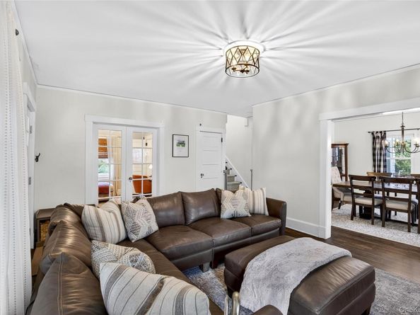 55 Sarles Lane, Pleasantville NY 10570