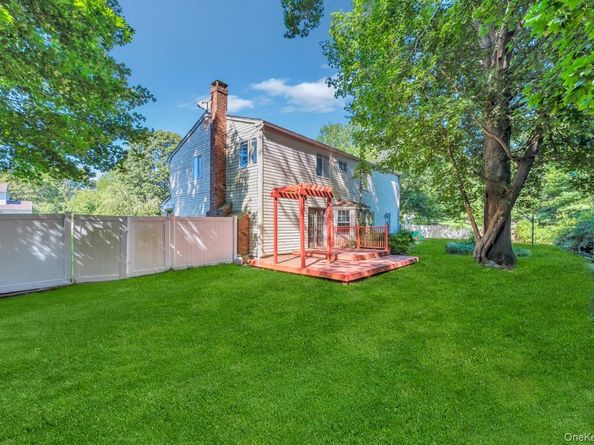 28 Niewood, Ridge NY 11961