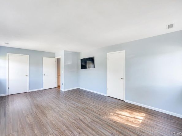 28 Niewood, Ridge NY 11961