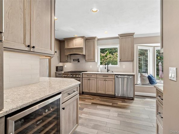 5 Windcrest Drive, Manorville NY 11949