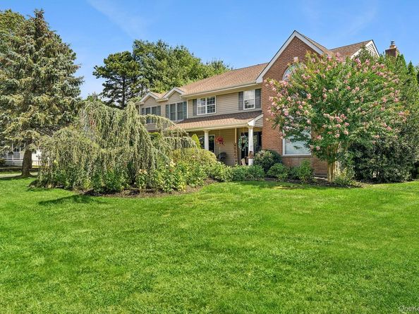 5 Windcrest Drive, Manorville NY 11949