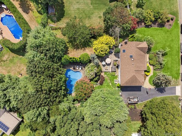 5 Windcrest Drive, Manorville NY 11949