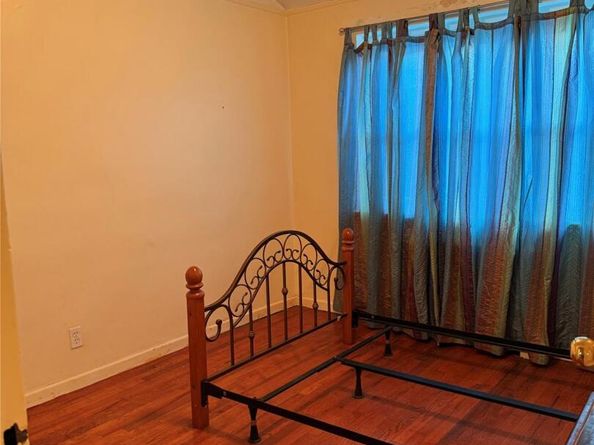 214-37 hillside Avenue B, Queens Village NY 11427