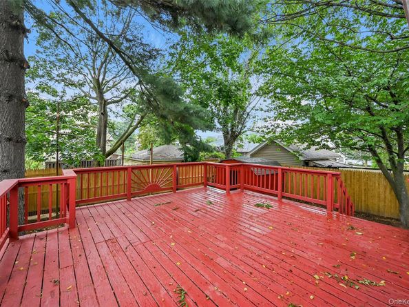 6 Pershing Avenue, Valley Stream NY 11581